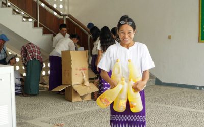 စိုက်ပျိုးရေး သုတေသနဦးစီးဌာန၊ ခိုင်ရွှေဝါငွေစုငွေချေး သမအသင်းမှ ဝန်ထမ်းများအား နှစ်သစ်ကူးလက်ဆောင်အဖြစ်ဆီများထောက်ပံ့ခြင်း